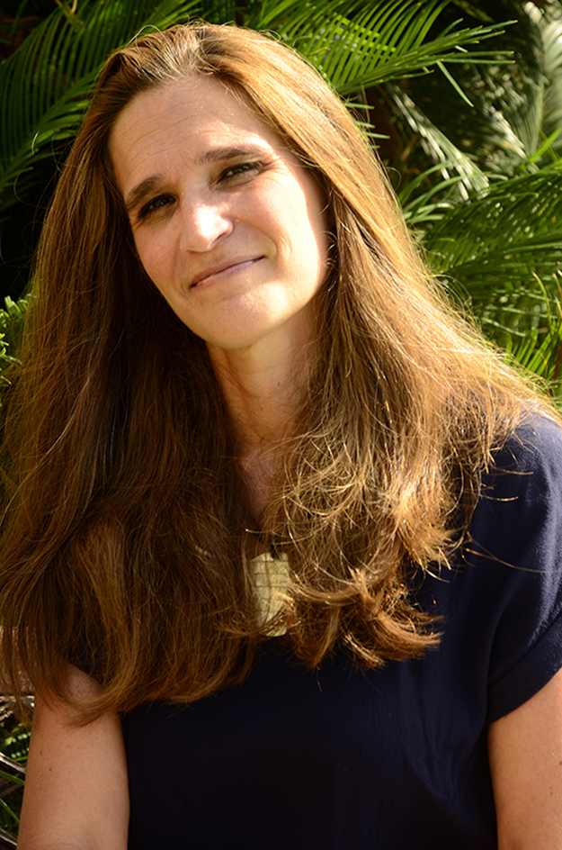 Patricia Pólvora trabajando en medición de impacto e informes SROI